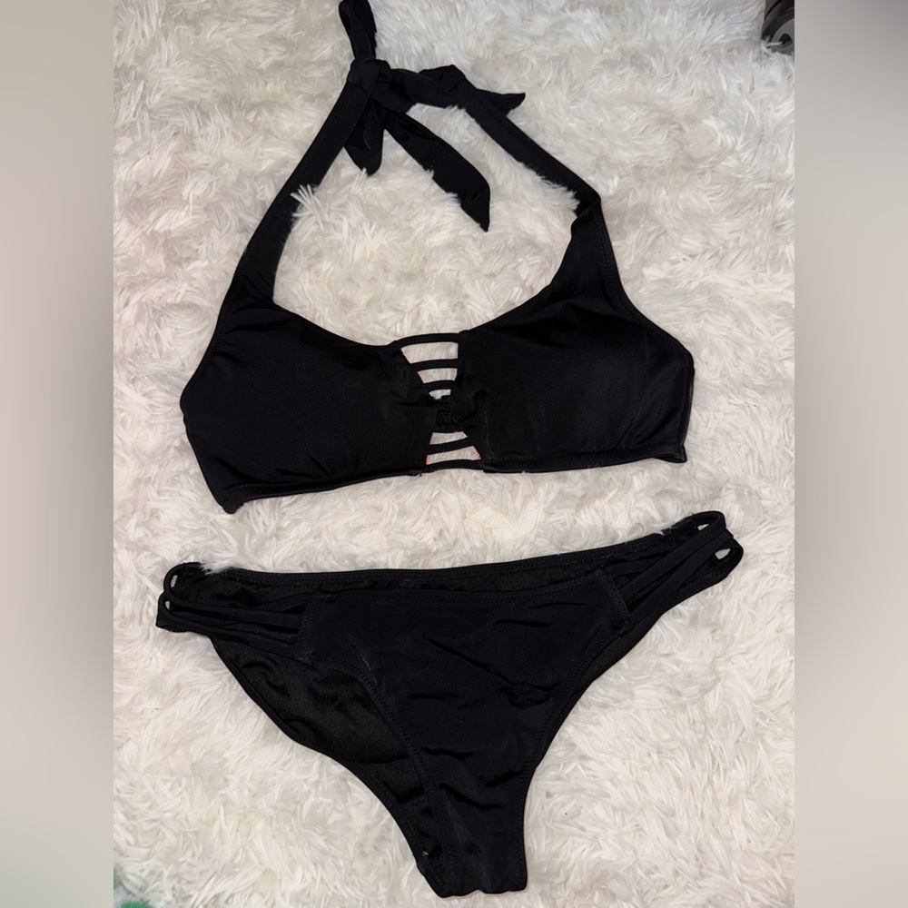 Victoria’s Secret bikini
